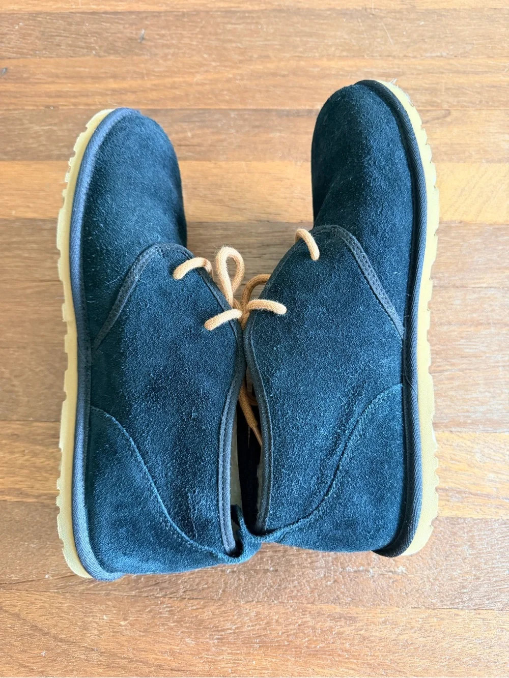 UGG Neumel Boots Men Size 9 Black Suede Sheepskin Lined Chukka